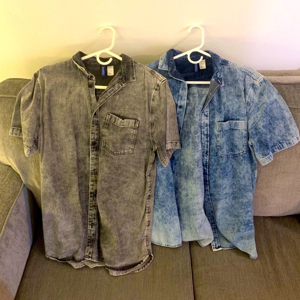 DIVIDED BLACK AND BLUE DENIM SHORT SLEEVE